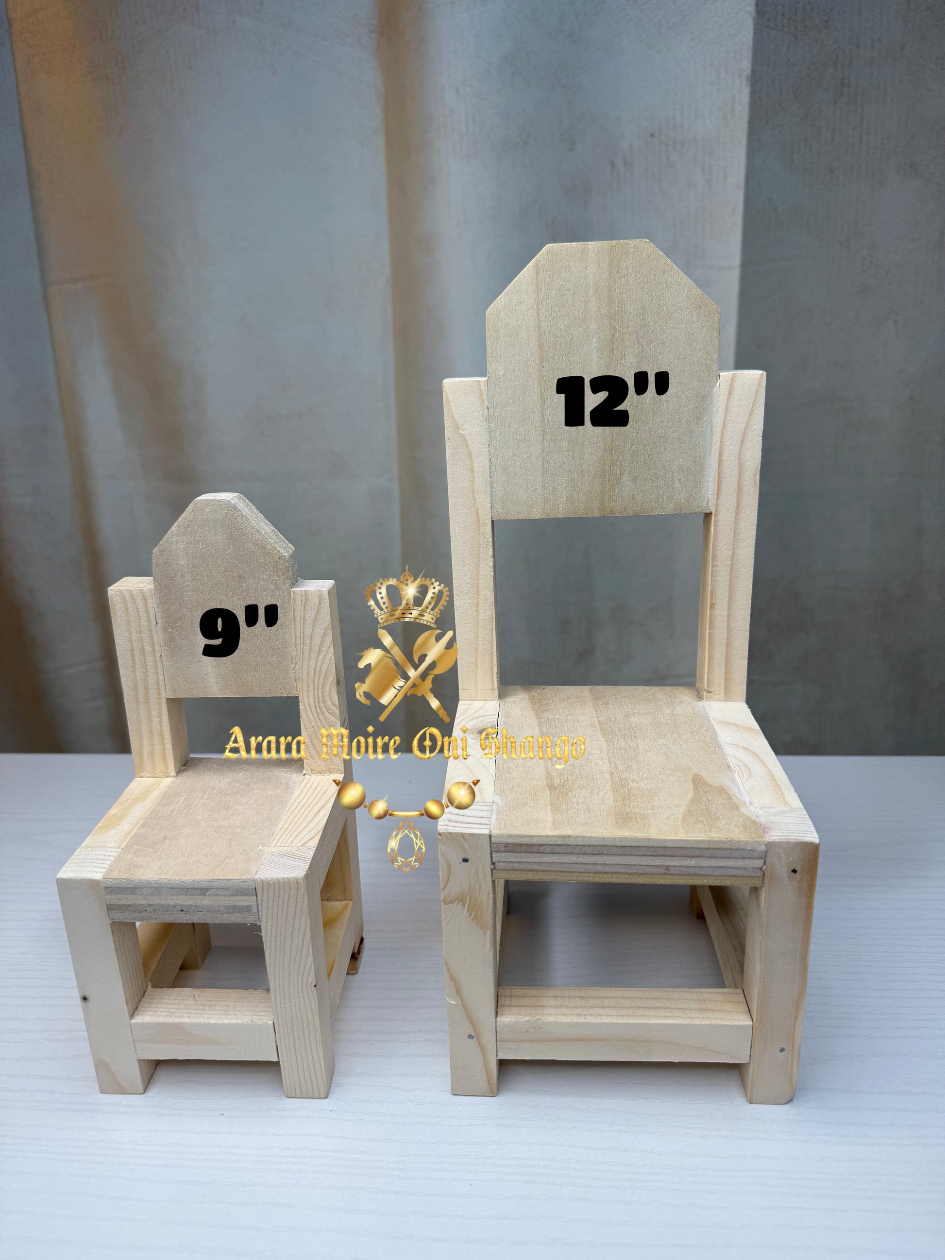 Sillas de madera para Muñecos