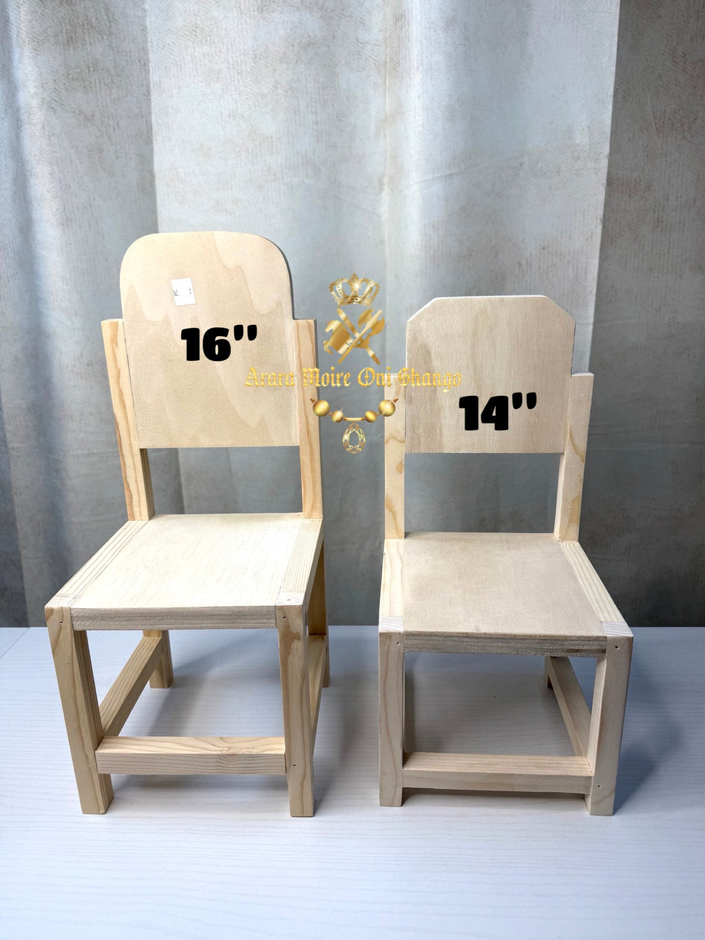 Sillas de madera para Muñecos